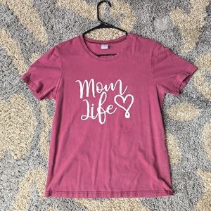 'Mom Life' T-Shirt